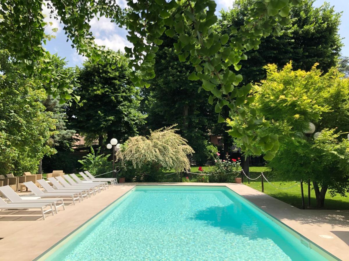 Hotel Milano Pool&Garden Salice Terme Exterior foto
