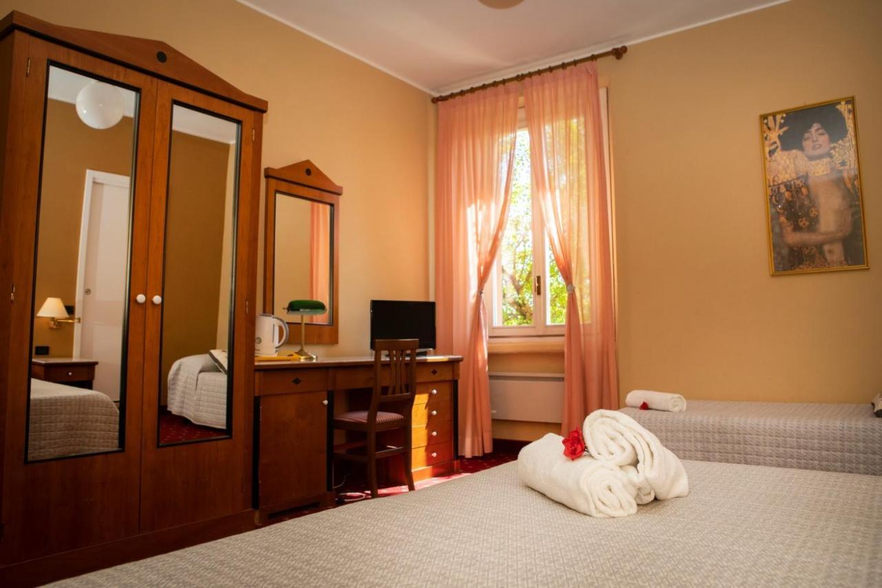 Hotel Milano Pool&Garden Salice Terme Exterior foto