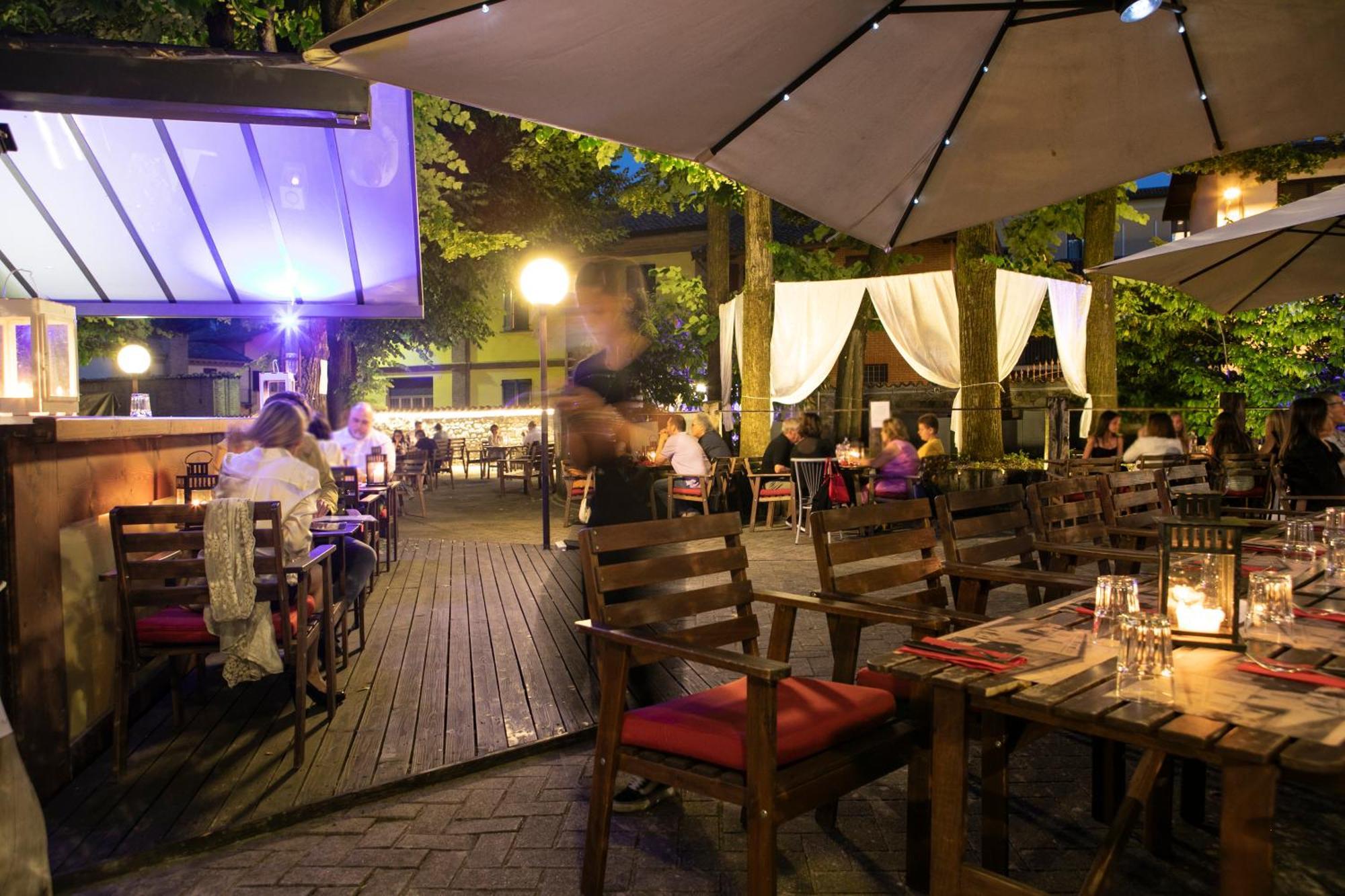 Hotel Milano Pool&Garden Salice Terme Exterior foto